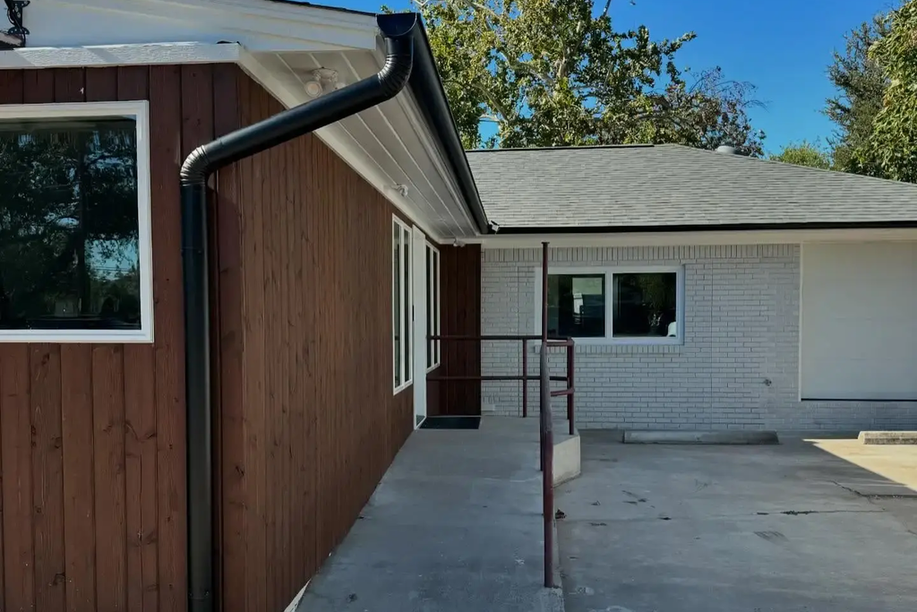 Seamless Gutter Installation