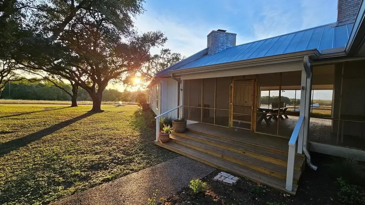 Seamless Gutter Installation