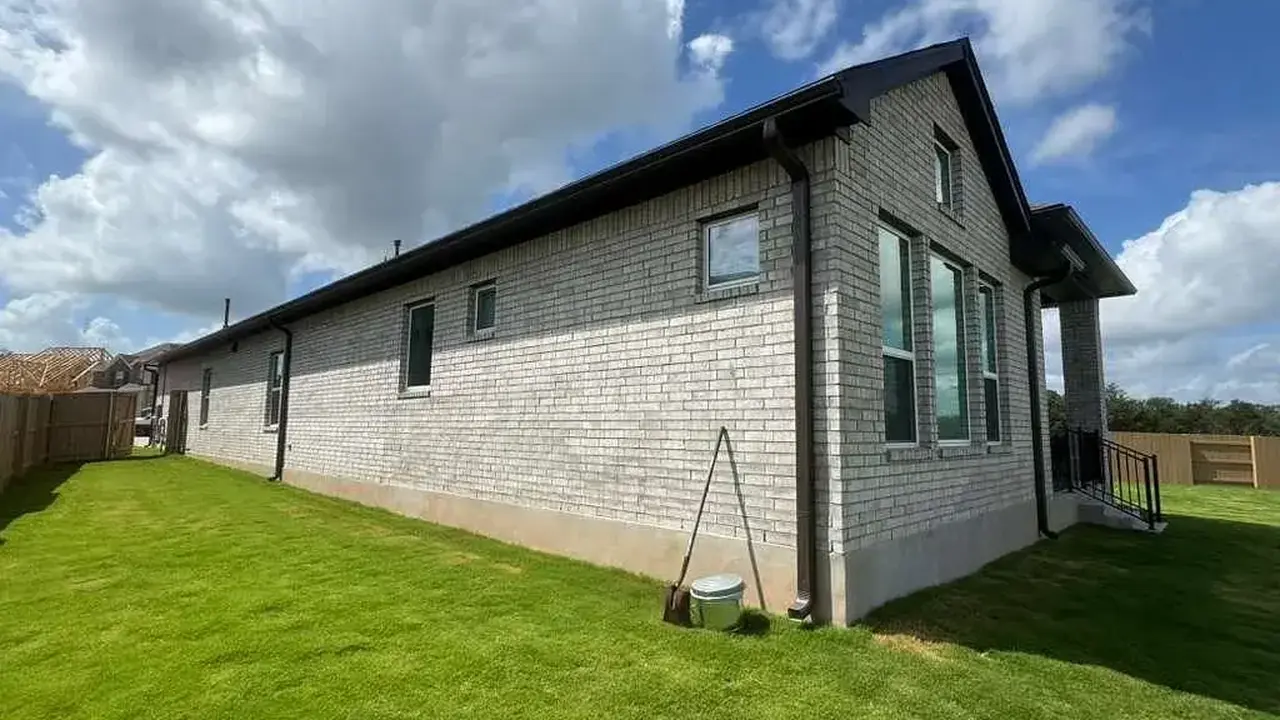 Seamless Gutter Installation
