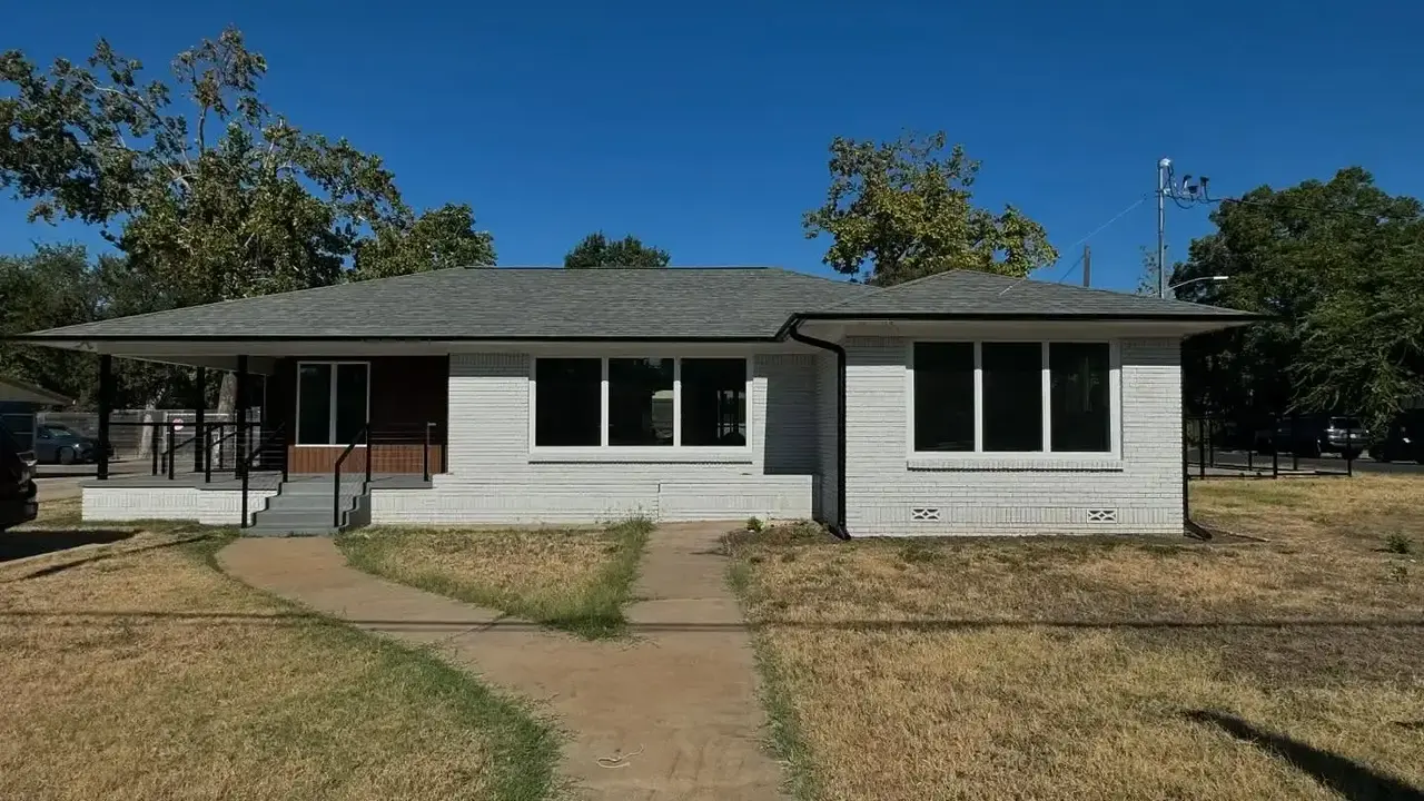 Seamless Gutter Installation